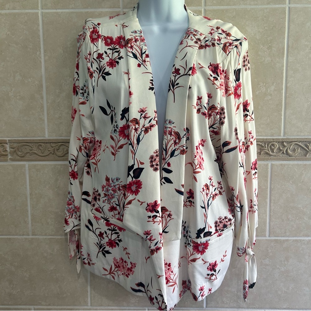 Worthington Petite Sasha Floral Tie Sleeve Blazer
